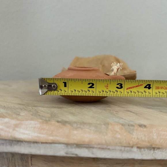 Vintage Clay Oil Lamp from Nazareth Village - Picture 3 of 6